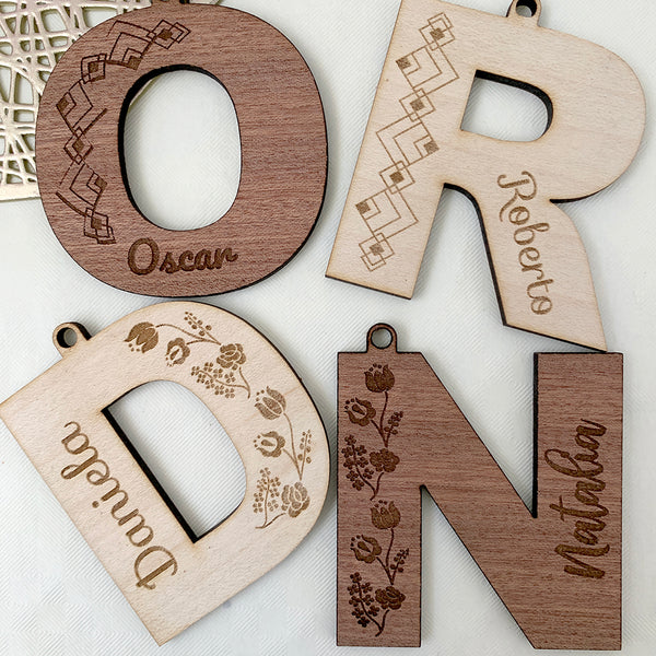 Iniciales de madera personalizables para bodas